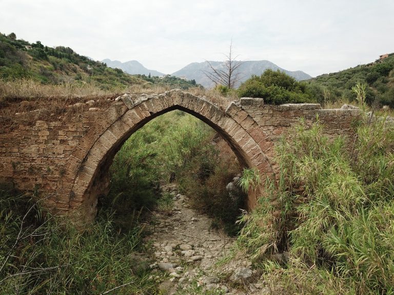 Altavilla M.Sicilia, il ponte medievale