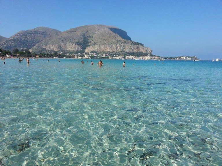 Palermo e dintorni: scorpacciata di libri.