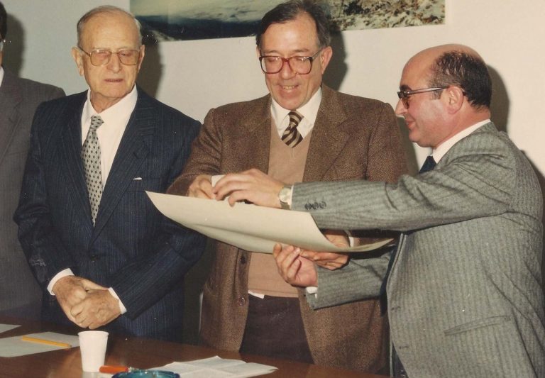 Foto (1987)da sx: Soccio, Palma di Cesnola, sindaco Gisolfi