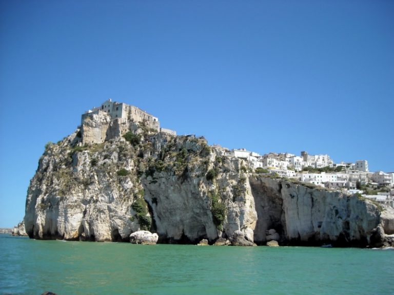 scorcio di costa garganica