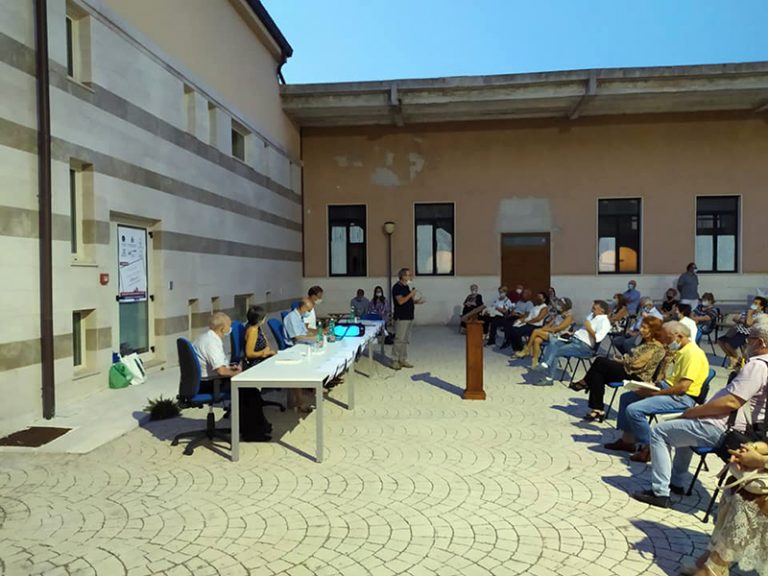 Un momento della presentazione del volume di Antonio Del Vecchio.