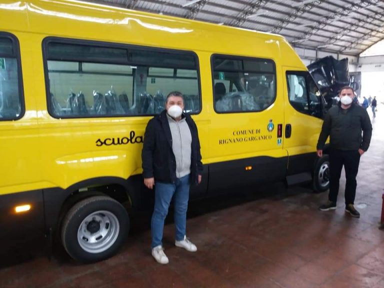 Il nuovo scuolabus.