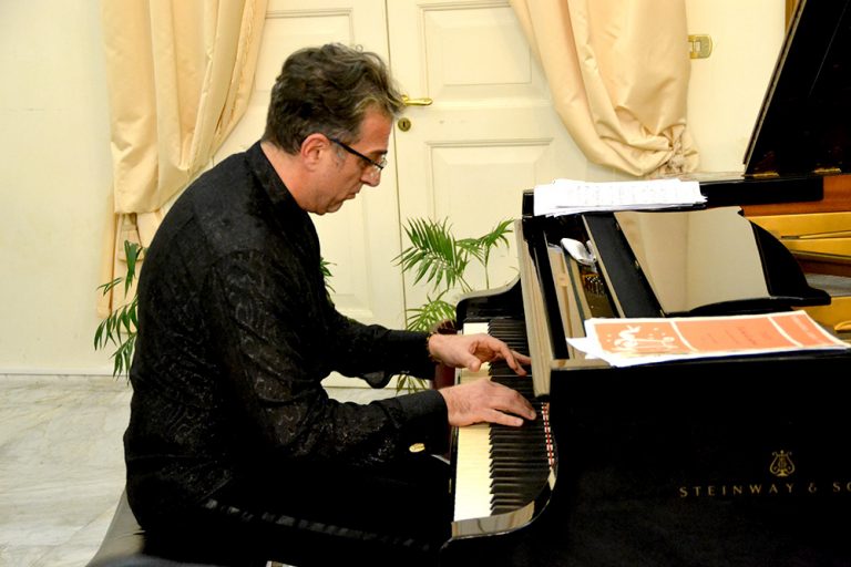 images_Puglia_AmiciMusicaFLAVIO_PECONIA