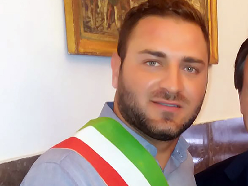 Luigi Di Fiore si ricandida a Primo Cittadino, ma potrebbe finire la sua esperienza in maniera anticipata.