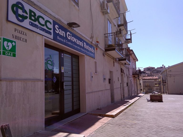 A Rignano Garganico chiude la Banca tra l'indifferenza generale.