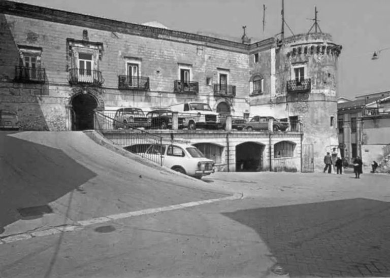 PalazzoBaronaleRignanoGarganico-Cartolinadepoca